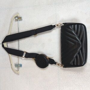 Ant Expedition Women's Black‎ Quilted Crossbody Bag